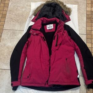 Magellan Outdoors Women's Fuchsia and Black Ski Jacket